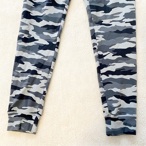 Zyia Unwind Jogger Sweatpants - Picture 5 of 9